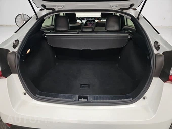 2021 Toyota Prius XLE – miniatura 16