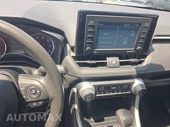 2021 Toyota RAV4 Hybrid LE – miniatura 11