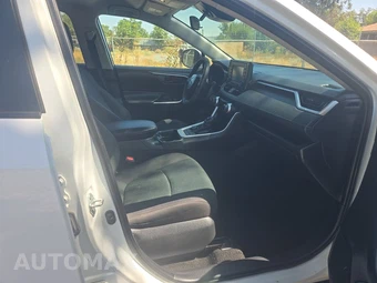 2021 Toyota RAV4 Hybrid LE - miniatura 8