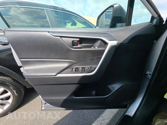 2021 Toyota RAV4 Hybrid LE - miniatura 9