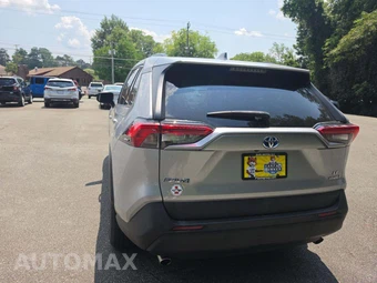 2021 Toyota RAV4 Hybrid LE - miniatura 2