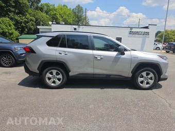 2021 Toyota RAV4 Hybrid LE - miniatura 4