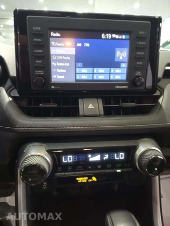 2021 Toyota RAV4 Hybrid LE - miniatura 10