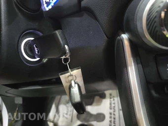 2021 Toyota RAV4 Hybrid LE - miniatura 8