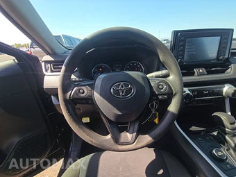 2021 Toyota RAV4 Hybrid LE - miniatura 10