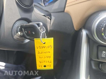 2021 Toyota RAV4 Hybrid LE - miniatura 5