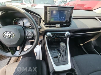 2021 Toyota RAV4 LE - miniatura 11