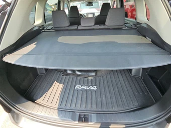 2021 Toyota RAV4 LE - miniatura 16
