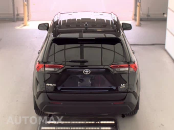 2021 Toyota RAV4 LE - miniatura 5