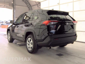 2021 Toyota RAV4 LE - miniatura 6
