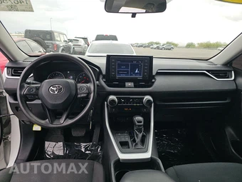 2021 Toyota RAV4 LE - miniatura 11