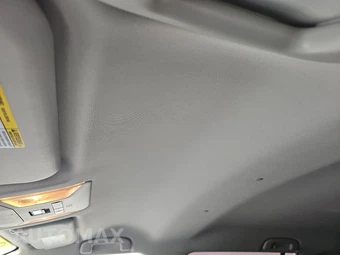 2021 Toyota RAV4 LE - miniatura 19