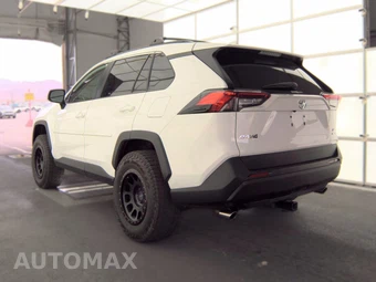 2021 Toyota RAV4 LE - miniatura 6