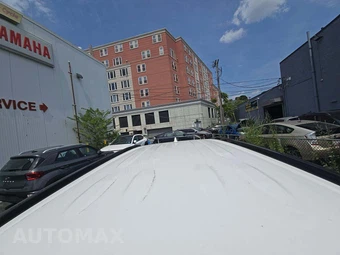 2021 Toyota RAV4 LE - miniatura 12