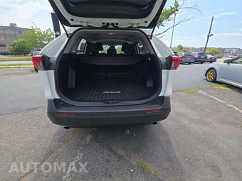 2021 Toyota RAV4 LE - miniatura 14