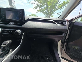 2021 Toyota RAV4 LE - miniatura 19