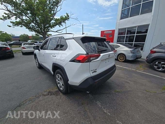 2021 Toyota RAV4 LE - miniatura 2