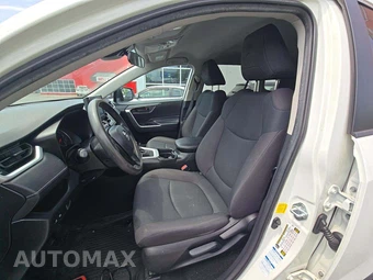 2021 Toyota RAV4 LE - miniatura 6