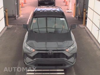 2021 Toyota RAV4 LE - miniatura 2