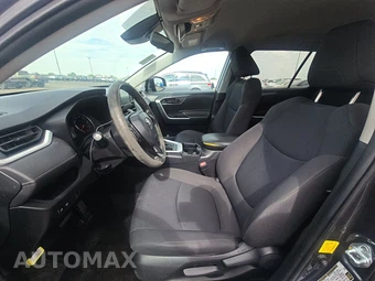 2021 Toyota RAV4 LE - miniatura 7
