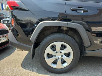 2021 Toyota RAV4 LE - miniatura 20