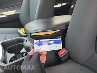 2021 Toyota RAV4 LE - miniatura 23