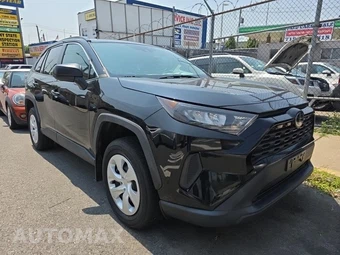 2021 Toyota RAV4 LE - miniatura 3