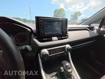 2021 Toyota RAV4 LE – miniatura 10