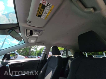2021 Toyota RAV4 LE – miniatura 11