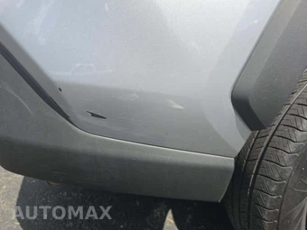 2021 Toyota RAV4 LE – miniatura 23