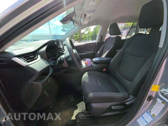 2021 Toyota RAV4 LE – miniatura 6