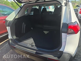 2021 Toyota RAV4 LE - miniatura 19