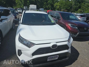 2021 Toyota RAV4 LE - miniatura 2