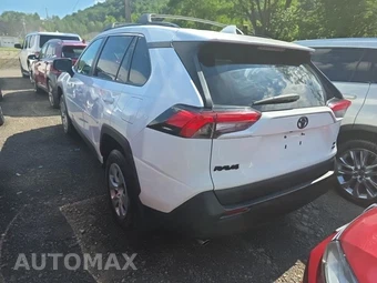 2021 Toyota RAV4 LE - miniatura 6