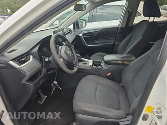 2021 Toyota RAV4 LE - miniatura 13