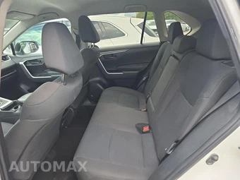 2021 Toyota RAV4 LE - miniatura 16