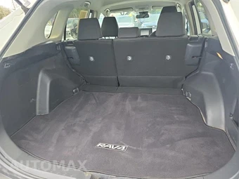 2021 Toyota RAV4 LE - miniatura 19