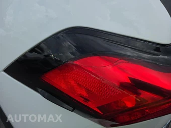 2021 Toyota RAV4 LE - miniatura 22