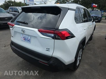 2021 Toyota RAV4 LE - miniatura 4