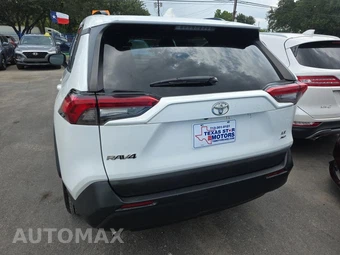 2021 Toyota RAV4 LE - miniatura 5