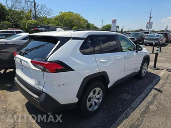 2021 Toyota RAV4 LE - miniatura 3