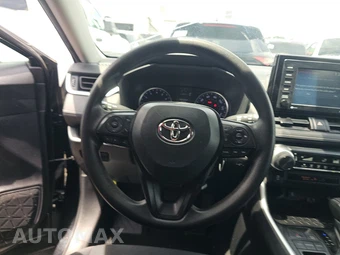 2021 Toyota RAV4 LE - miniatura 11