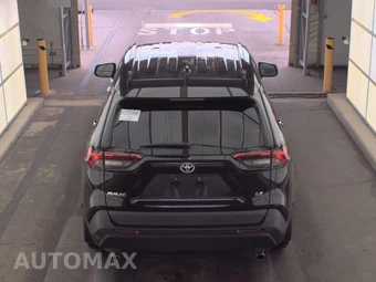 2021 Toyota RAV4 LE - miniatura 5
