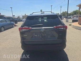 2021 Toyota RAV4 LE – miniatura 5