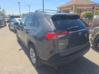 2021 Toyota RAV4 LE – miniatura 6