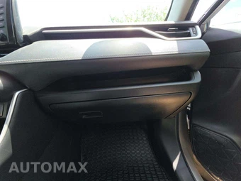 2021 Toyota RAV4 LE - miniatura 19