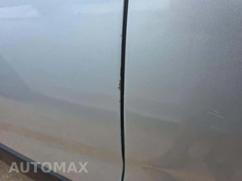 2021 Toyota RAV4 LE - miniatura 25