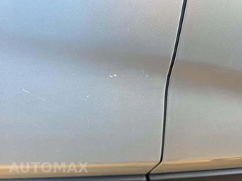 2021 Toyota RAV4 LE - miniatura 26