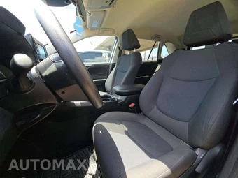 2021 Toyota RAV4 LE - miniatura 6