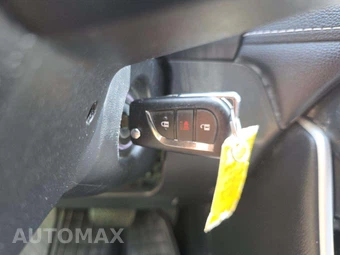2021 Toyota RAV4 LE - miniatura 8